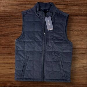 Tailor Vintage Outerwear Men’s Dark Gray Quilted Full- Zip Vest. Small NWT
